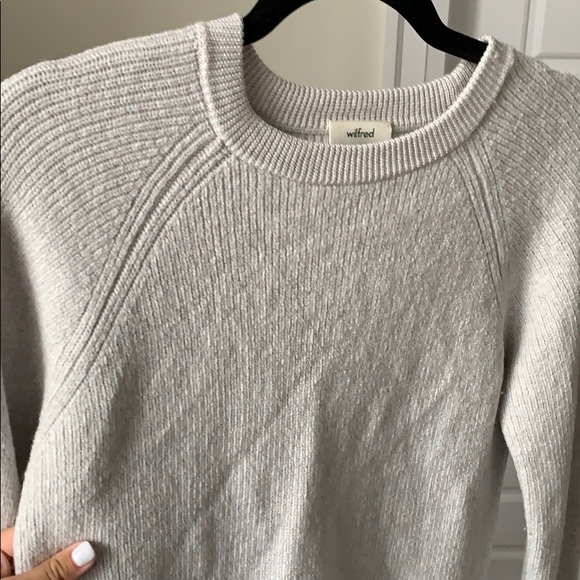 ARITZIA (Wilfred) - 100% Merino Wool Sweater - Picture 3 of 5